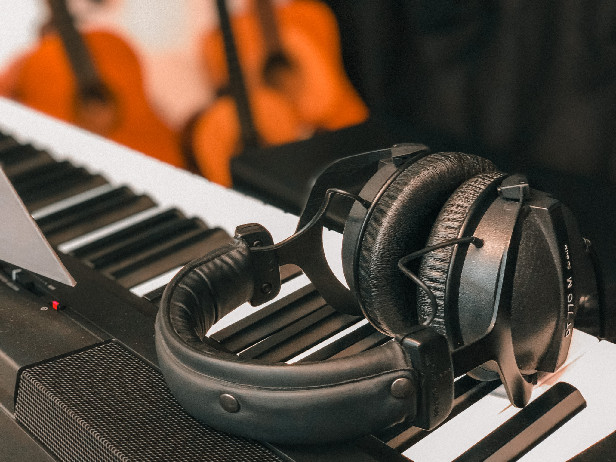 Piano und Kopfhörer